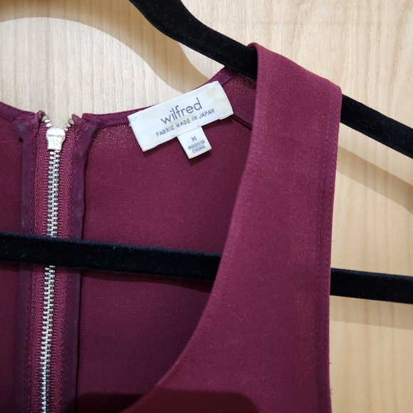 Wilfred maroon crepe long tank from Aritzia - Picture 3 of 3